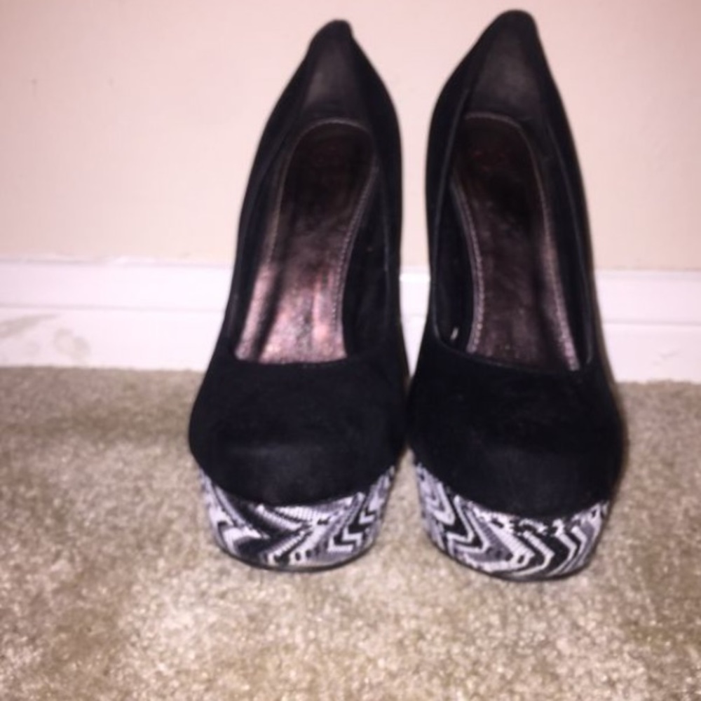 Jennki Black/White Platform Stilettos